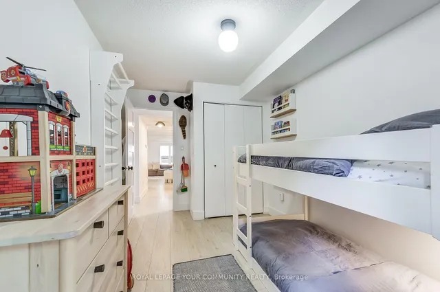 Additional image 25 of 27 Florence Wyle Lane