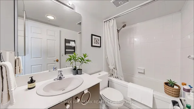 Additional image 21 of 30 Grand Trunk Cres Unit 3205
