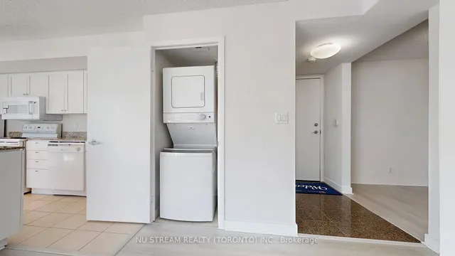 Additional image 13 of 81 Navy Wharf Crt Unit 2812