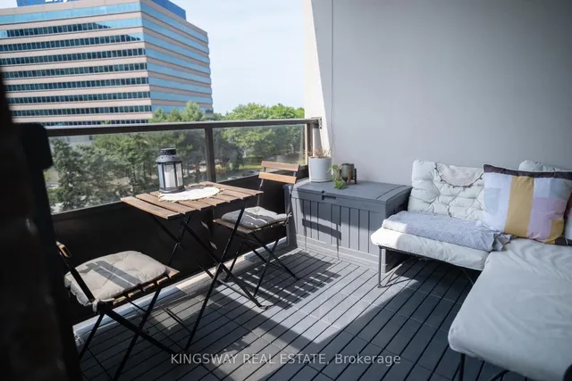 Additional image 13 of 451 The West Mall Dr Unit 518