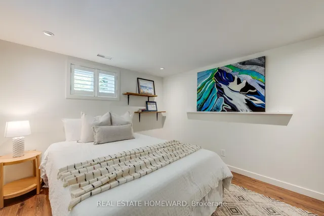 Additional image 39 of 52 Harewood Ave