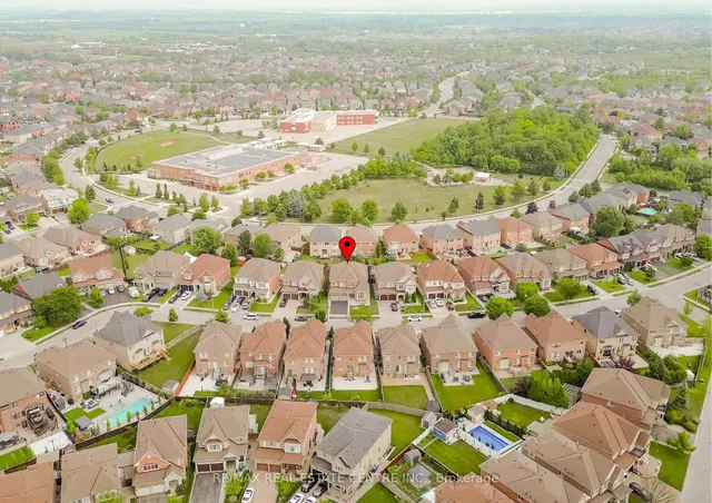 Additional image 35 of 18 Rampart Dr