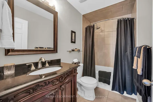 Additional image 28 of 43 Medici Lane