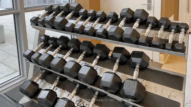 Additional image 35 of 181 Village Green Sq Unit 1815