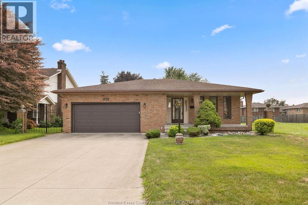 2935 CALIFORNIA|Windsor, Ontario N9E4E6