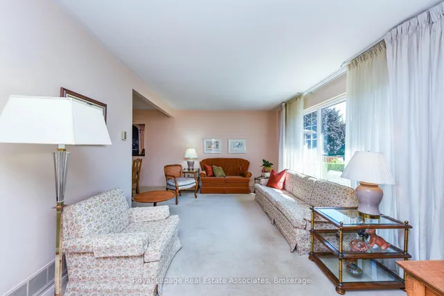 Additional image 9 of 33 Deloraine Dr