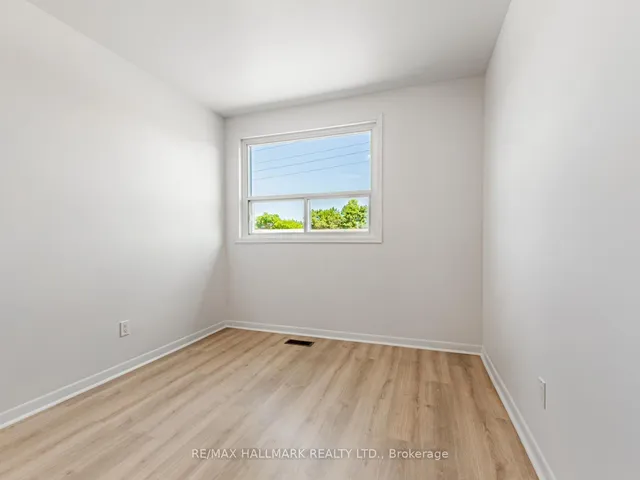 Additional image 22 of 31 Woodenhill Crt