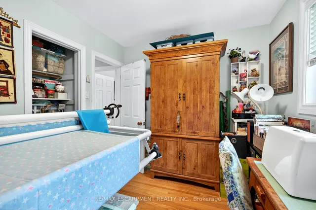 Additional image 24 of 593 Braemore Rd