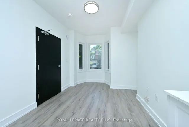 Additional image 24 of 23 Pauline Ave