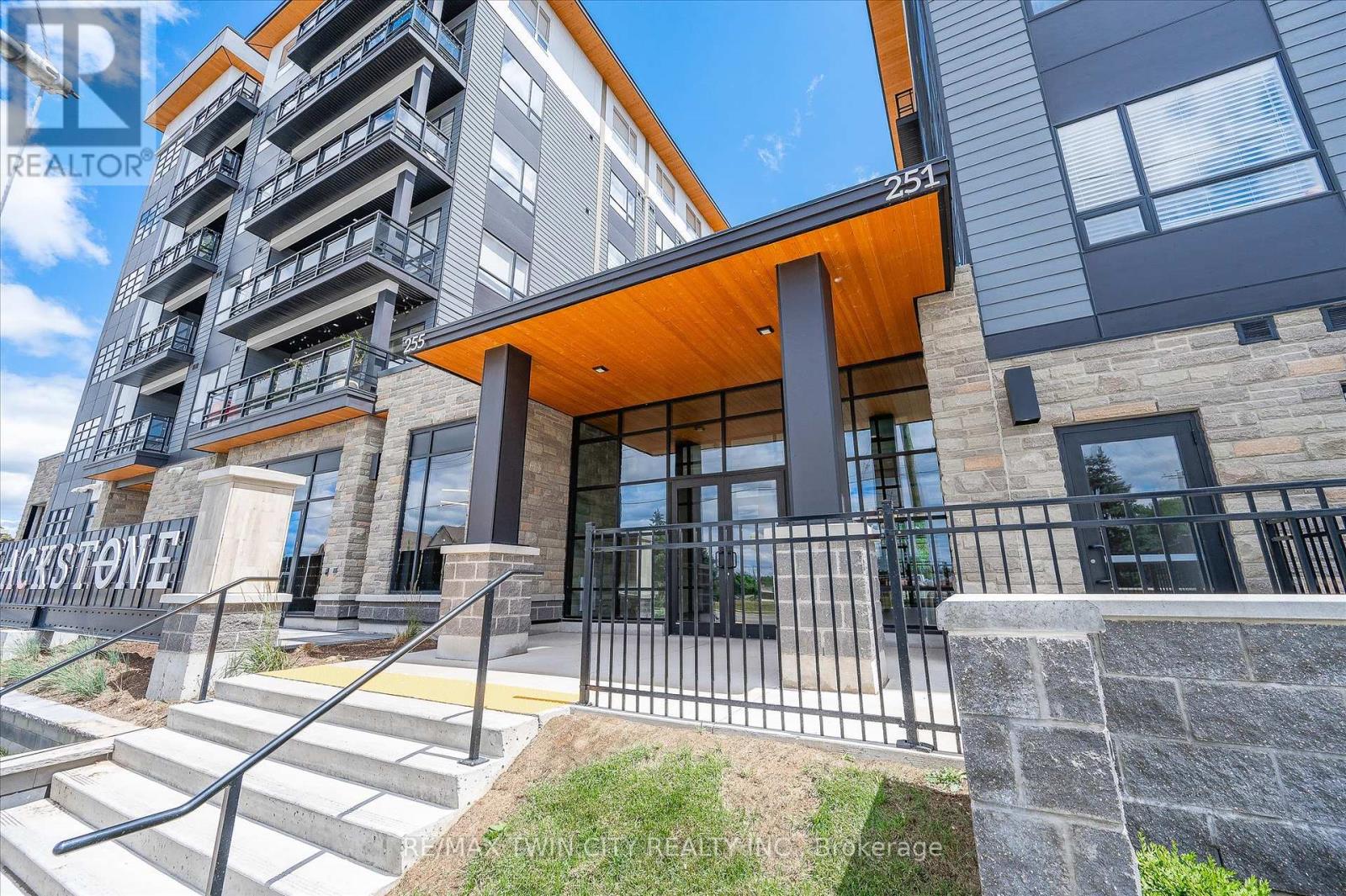 Property image for 609 - 251 NORTHFIELD DRIVE E|Waterloo, Ontario N2K0G9