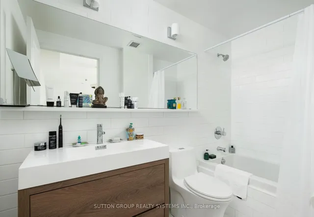 Additional image 17 of 156 Portland St Unit 612