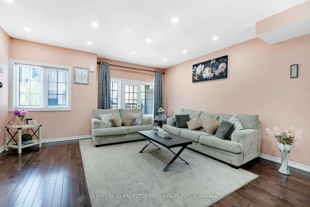 Additional image 5 of 33 Kayak Hts