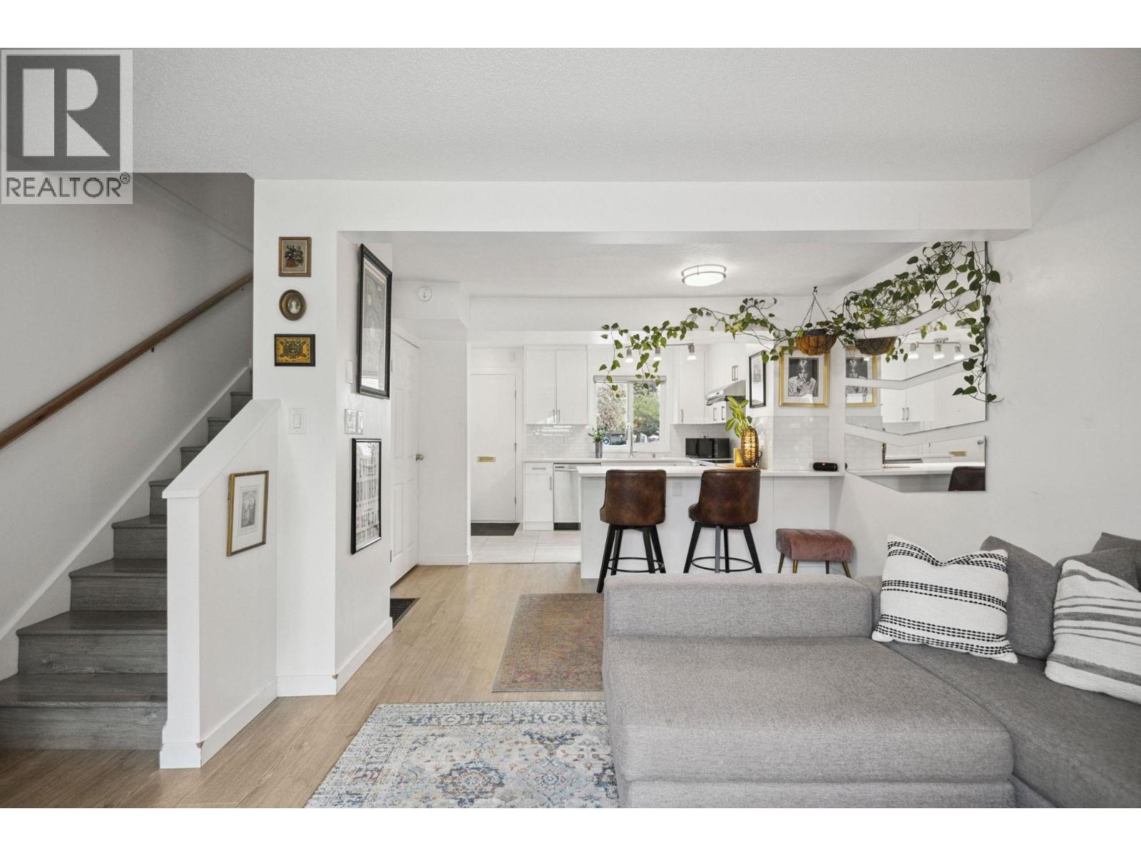 6650 ARLINGTON STREET|Vancouver, British Columbia V5S3N9