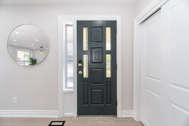 Additional image 3 of 718 Royal York Rd