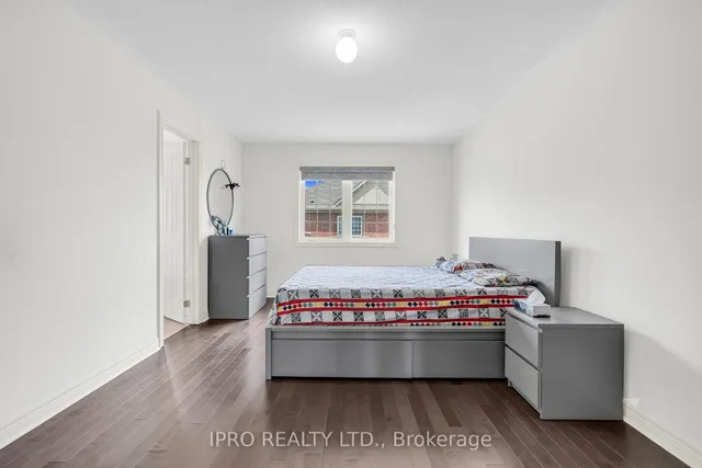 Additional image 20 of 564 Bessborough Dr