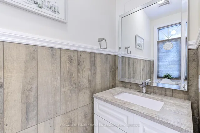 Additional image 20 of 17 Frost St