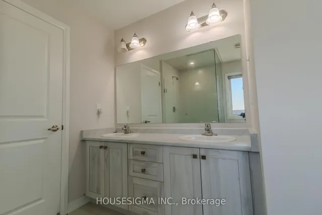 Additional image 18 of 139 Fairey Cres