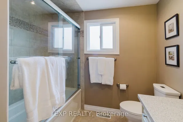 Additional image 26 of 8 Viva Crt