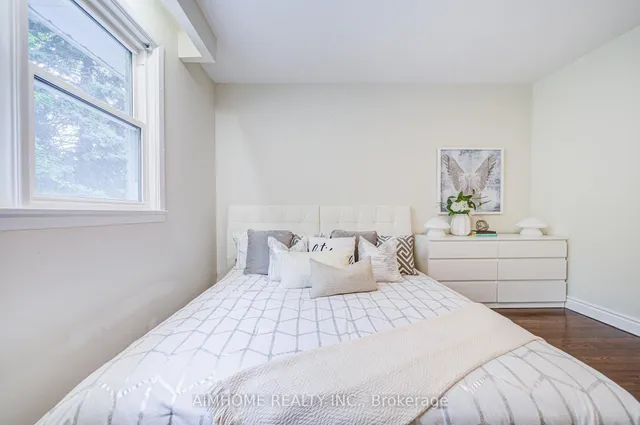 Additional image 24 of 18 Colonnade Rd