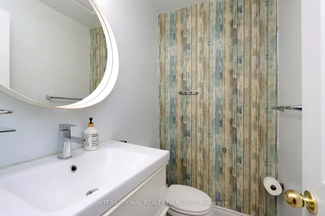 Additional image 5 of 3352 Queen Frederica Dr