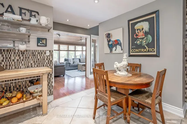 Additional image 24 of 275 Alexander Crt