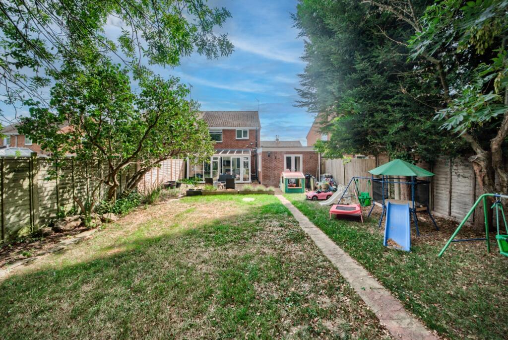 Additional image 20 of Meadow Road, Alcester, B49