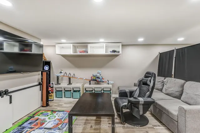 Additional image 26 of 38 Gainsborough Rd