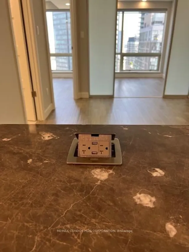 Additional image 18 of 1001 Bay St Unit 2705