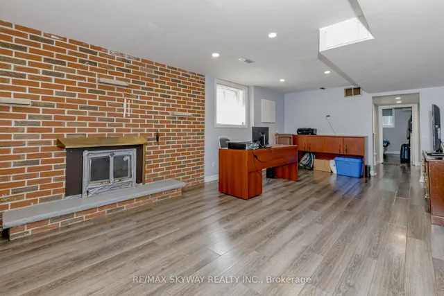 Additional image 35 of 3285 Lansdown Dr