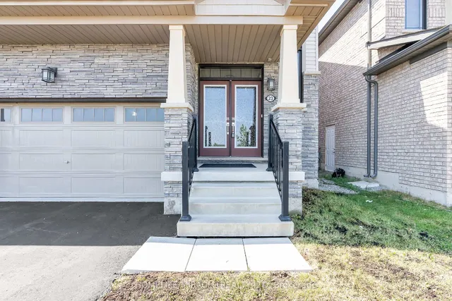 Additional image 4 of 23 Royal Coachman Way