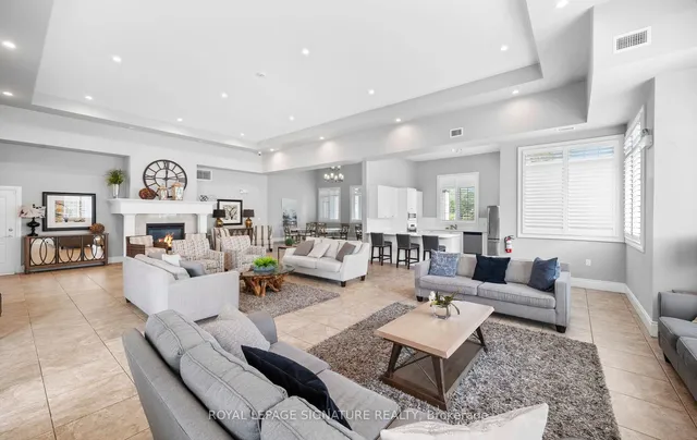 Additional image 40 of 1470 Main St Unit 204