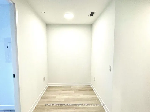 Additional image 18 of 39 Roehampton Ave Unit 1504