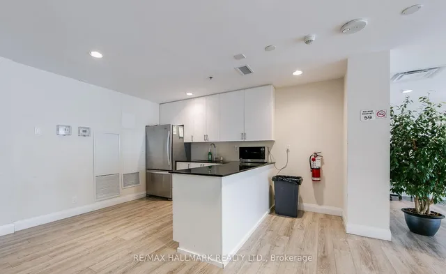 Additional image 23 of 22 East Haven Dr Unit 818