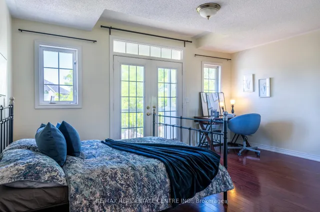 Additional image 23 of 925 Knotty Pine Grve