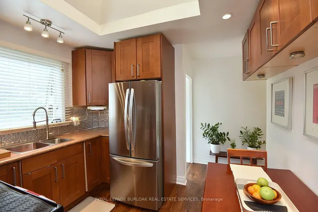 Additional image 16 of 1034 Cedar Ave