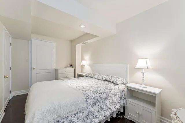 Additional image 34 of 1650 Allan Cres
