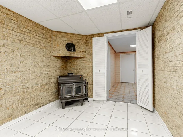 Additional image 35 of 31 Woodenhill Crt