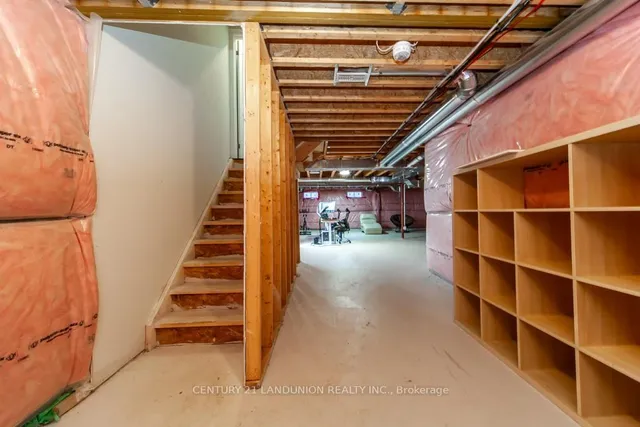 Additional image 42 of 70 Prairie Creek Cres