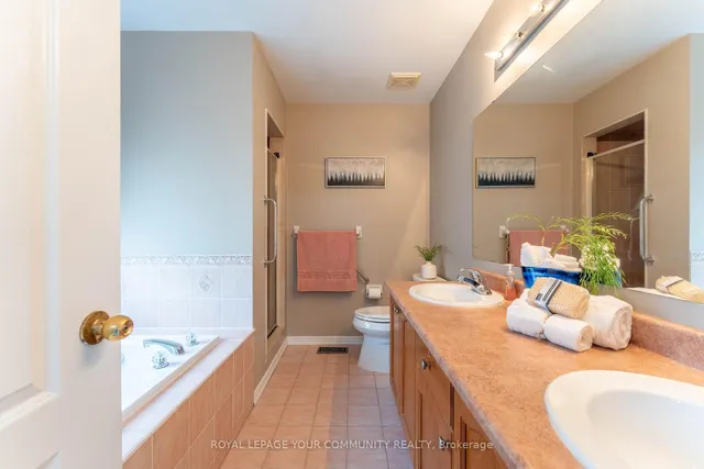 Additional image 24 of 57 Mainard Cres