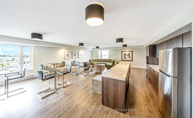 Additional image 40 of 716 Main St