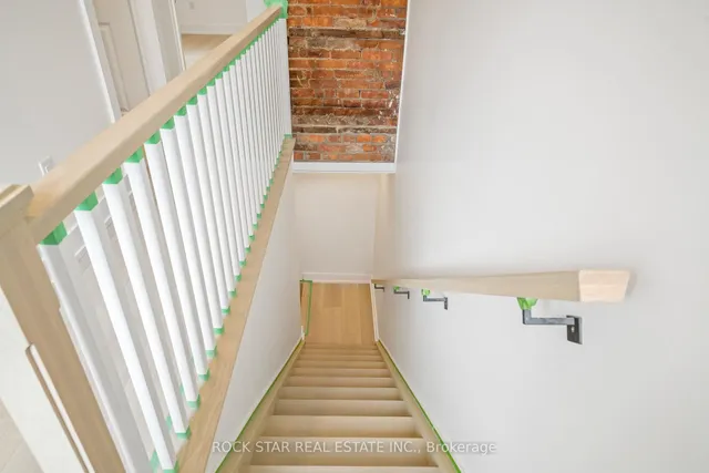 Additional image 40 of 42 Ray St