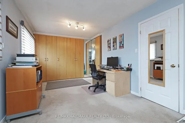 Additional image 35 of 523 Petawawa Cres