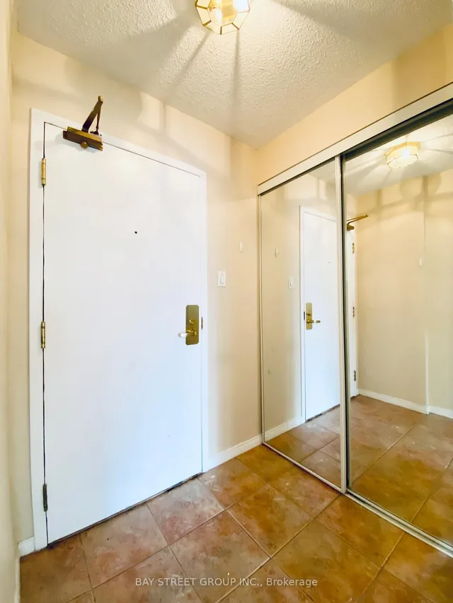 Additional image 5 of 889 Bay St Unit 1503