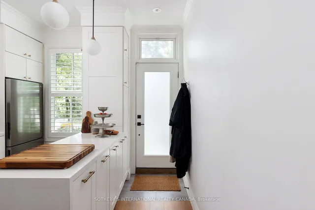 Additional image 10 of 116 Shaftesbury Ave
