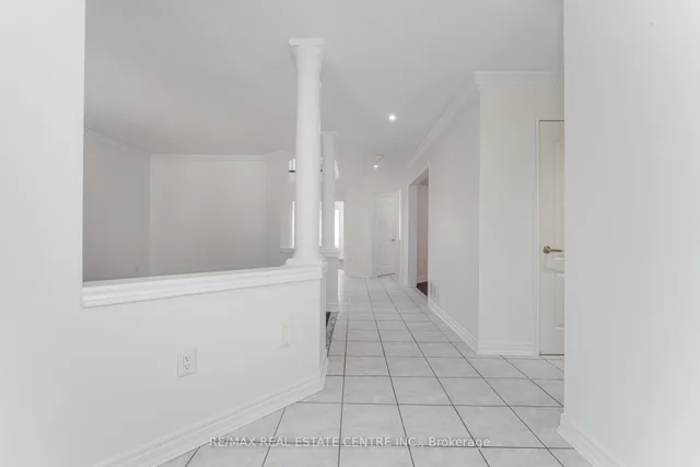 Additional image 6 of 6 Baccarat Cres