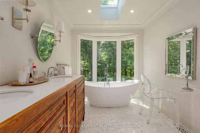 Additional image 32 of 1353 Hazelton Blvd