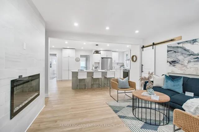 Additional image 6 of 10 Comet Ave