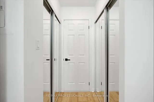 Additional image 20 of 32 Stadium Rd Unit 325