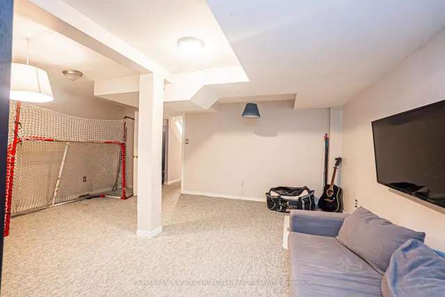 Additional image 21 of 608 Lumberton Cres