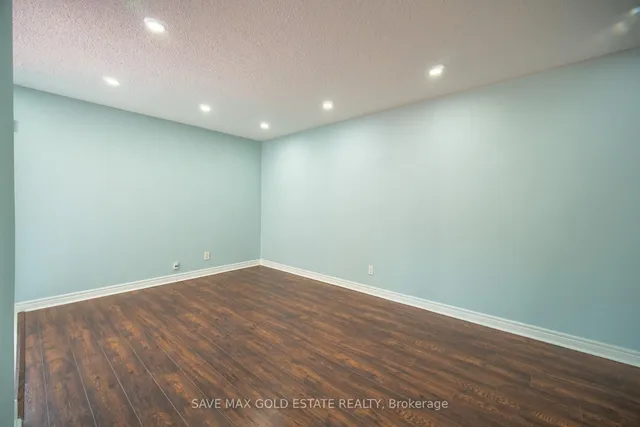 Additional image 12 of 21 Stanley Crt